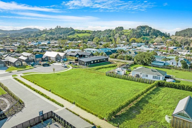 Photo of property in 18 Tiaki Lane, Matakana, 0985