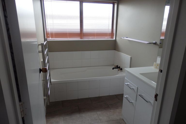 Photo of property in 26 Richmond Street, Cambridge, 3434