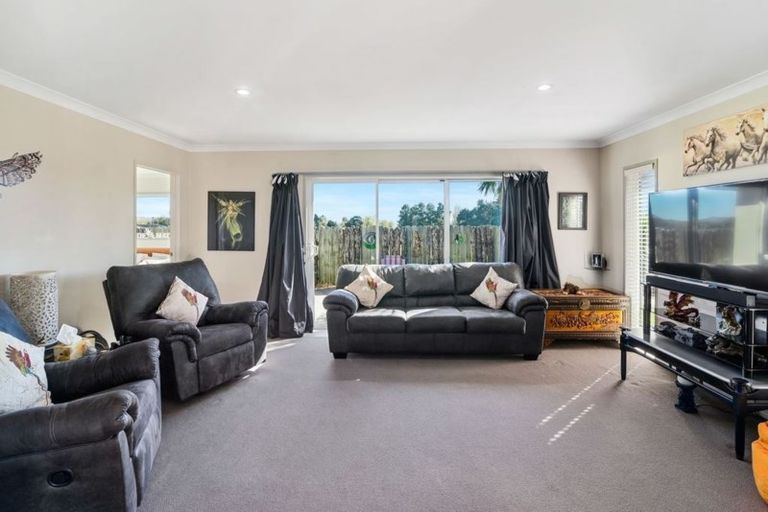 Photo of property in 14 Stonebridge Park Drive, Holdens Bay, Rotorua, 3010