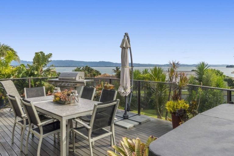 Photo of property in 2 Ruamoana Place, Omokoroa, 3114