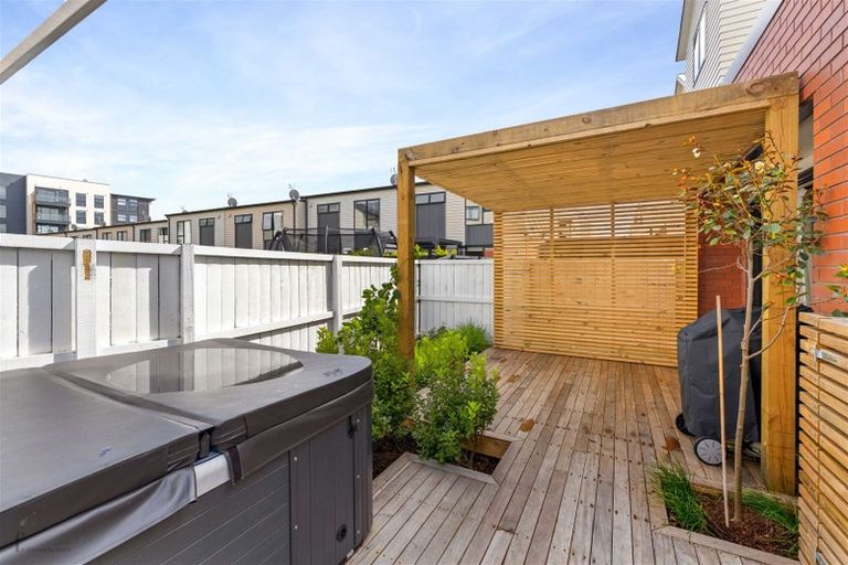 Photo of property in 4 Peihana Road, Hobsonville, Auckland, 0616