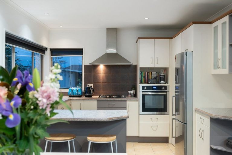 Photo of property in 2 Nicole Place, Papamoa Beach, Papamoa, 3118