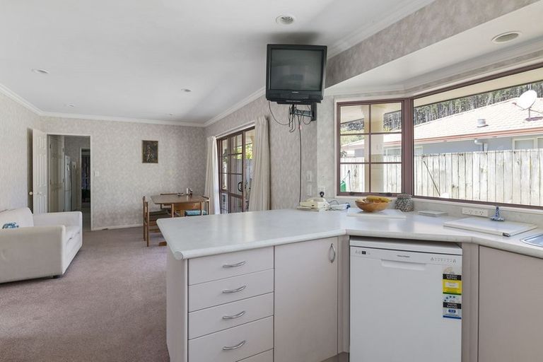 Photo of property in 42 He Awa Crescent, Waikanae, 5036