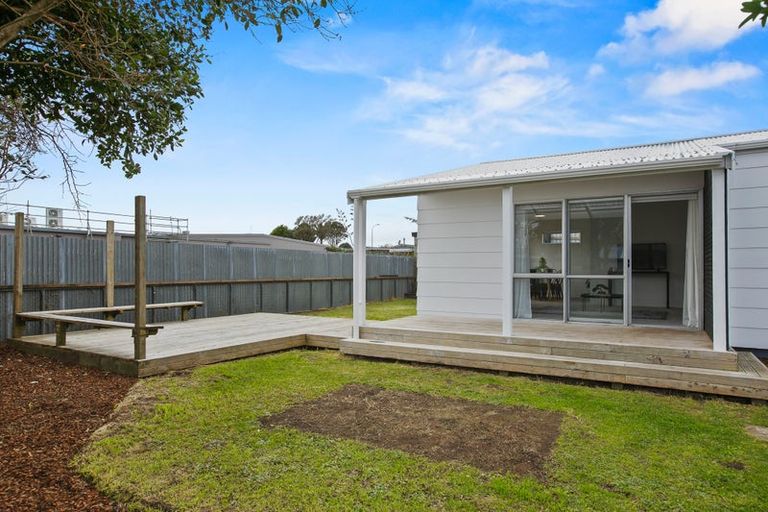 Photo of property in 15 Oleander Place, Bell Block, New Plymouth, 4312
