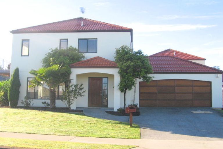 Photo of property in 5a Nad Place, East Tamaki Heights, Auckland, 2016