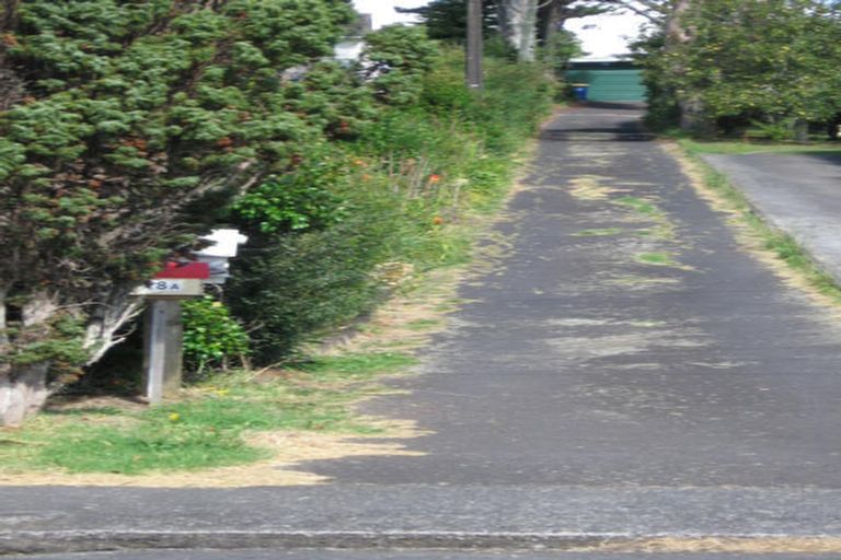 Photo of property in 18 Cliff View Drive, Green Bay, Auckland, 0604