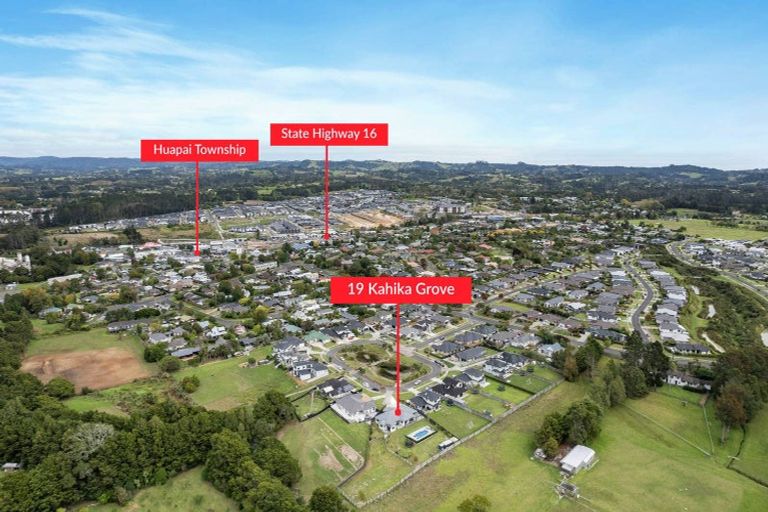 Photo of property in 19 Kahika Grove, Huapai, Kumeu, 0810