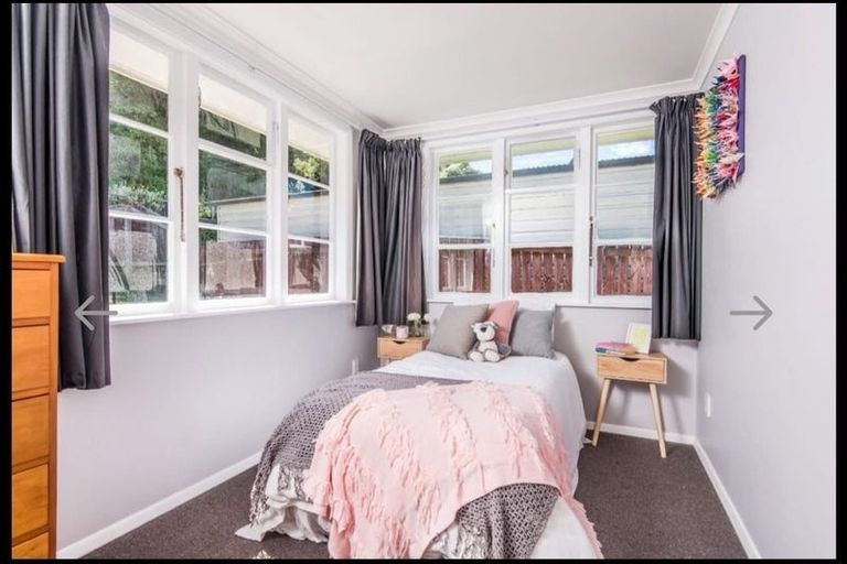 Photo of property in 37a Victory Crescent, Tawa, Wellington, 5028