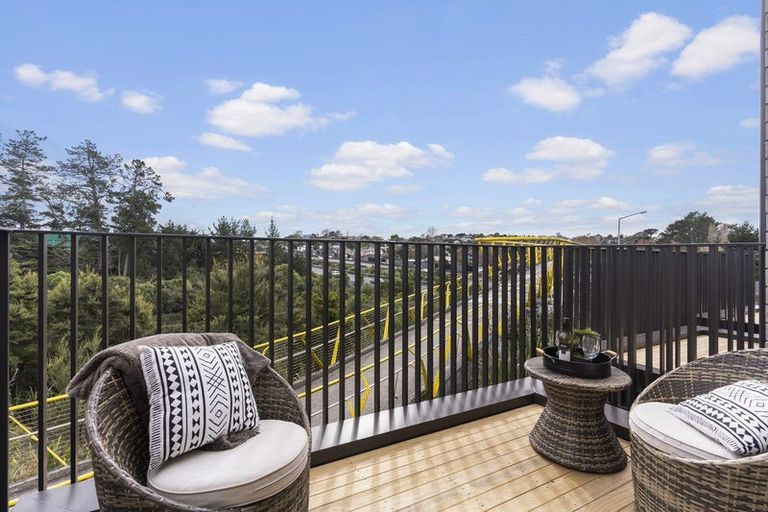 Photo of property in 14/28 Westgate Drive, Westgate, Auckland, 0614