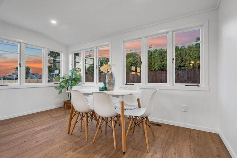 Photo of property in 1/13 Clevedon Road, Papakura, 2110