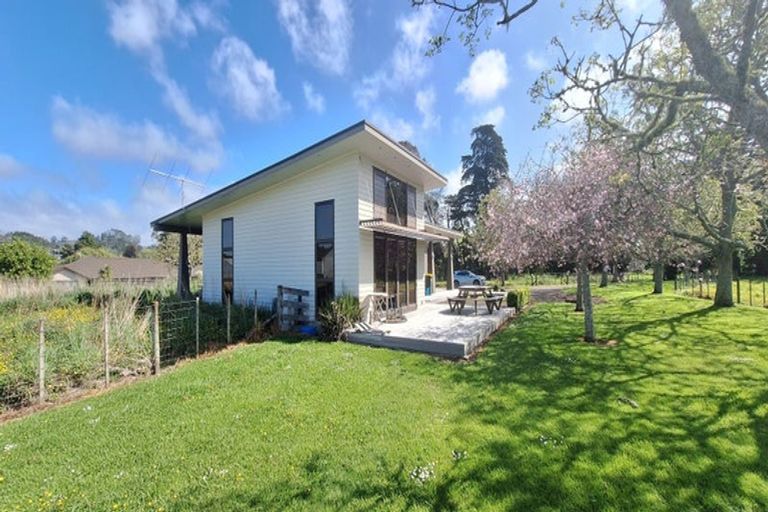 Photo of property in 8 Joyce Adams Place, Waimauku, 0883