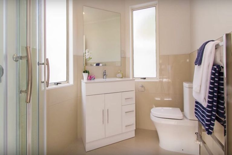 Photo of property in 81b Mirrabooka Avenue, Botany Downs, Auckland, 2010