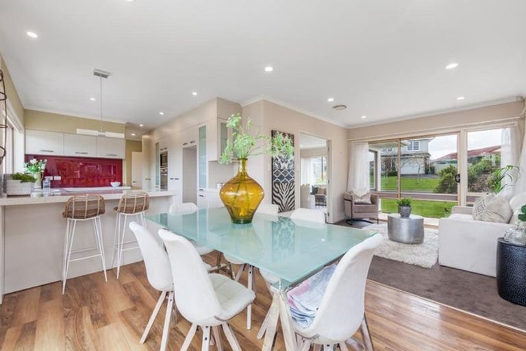 Photo of property in 3 Serrita Avenue, Sunnyhills, Auckland, 2010