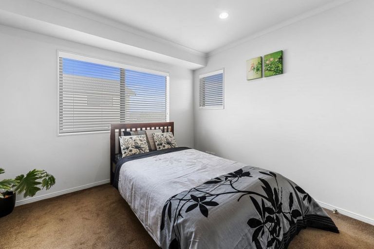 Photo of property in 8 Scotsmoor Drive, Wattle Downs, Auckland, 2103