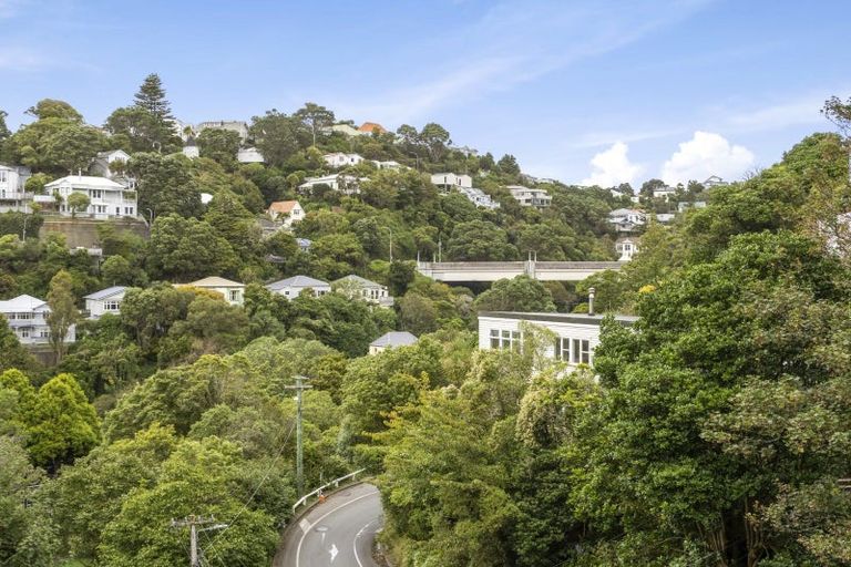 Photo of property in 10 Governor Road, Northland, Wellington, 6012