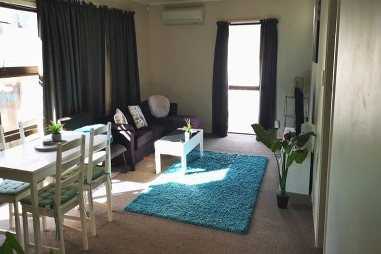 Photo of property in 2/59 Seaview Road, Glenfield, Auckland, 0629