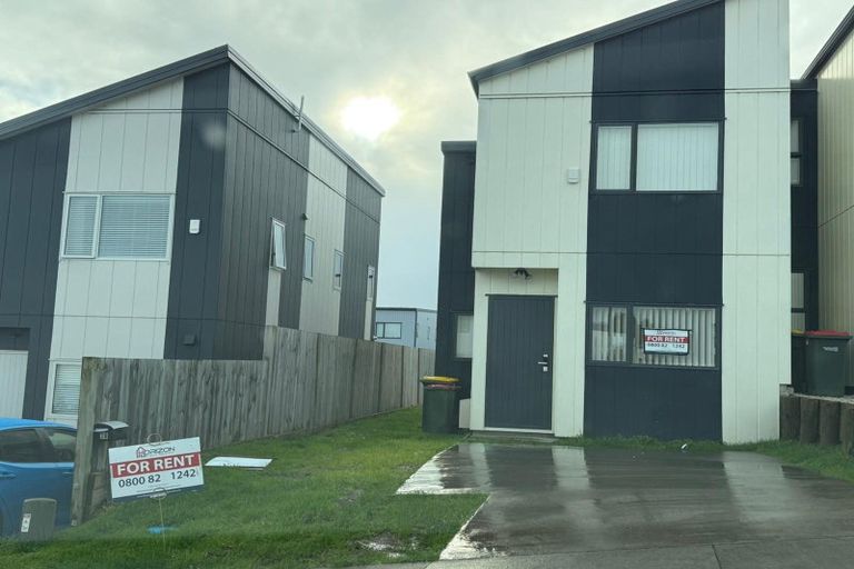 Photo of property in 3b Putiputi Way, Papakura, 2110