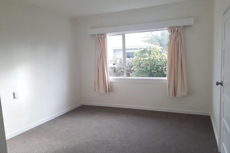 Photo of property in 1 Roto Street, Westown, New Plymouth, 4310