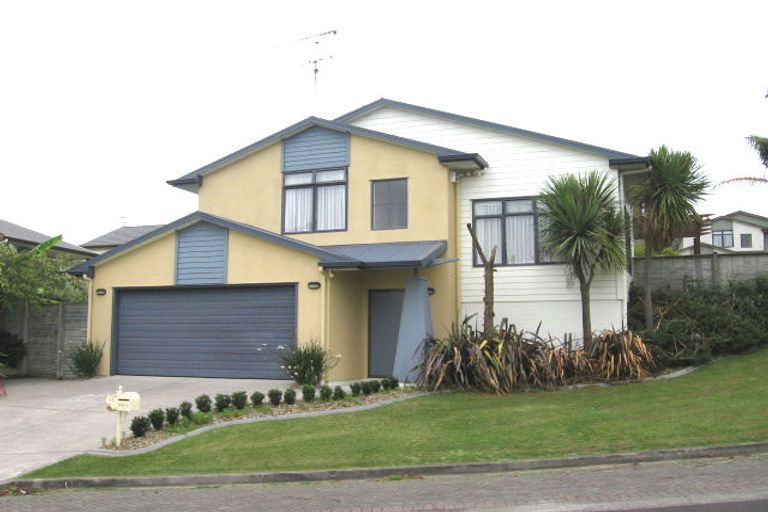 Photo of property in 10 Cinnabar Place, Westgate, Auckland, 0614