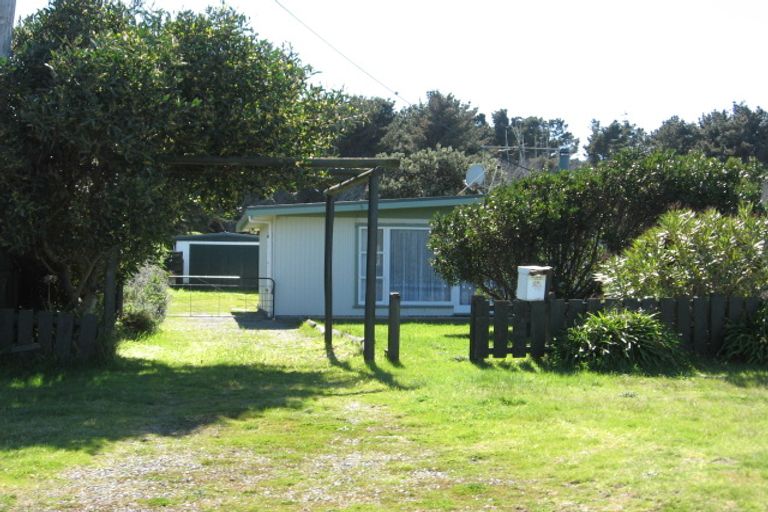Photo of property in 46 Koputara Road, Himatangi Beach, Foxton, 4891