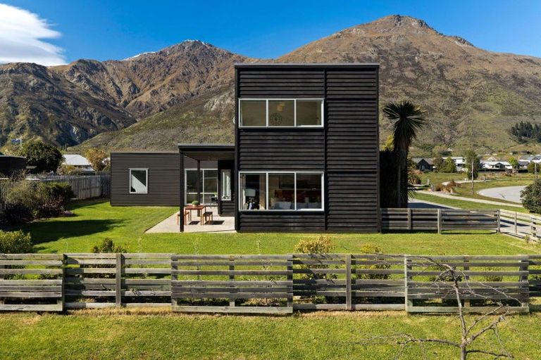 Photo of property in 26 Mavora Road, Lake Hayes, Queenstown, 9304