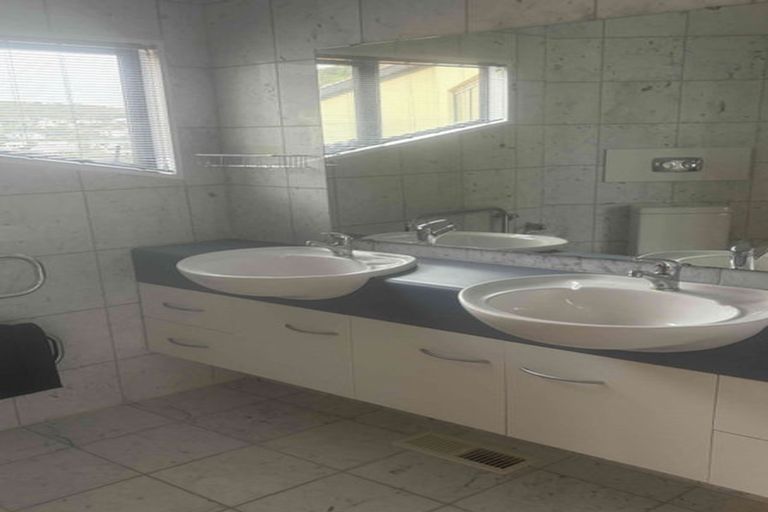 Photo of property in 19 George Gee Drive, Korokoro, Lower Hutt, 5012