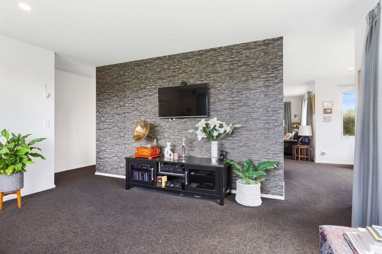 Photo of property in 23 Galatos Street, Rangiora, 7400