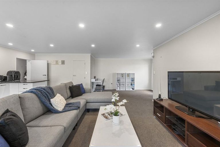 Photo of property in 334 Swanson Road, Ranui, Auckland, 0612