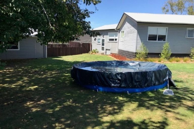 Photo of property in 6 Armitage Place, Tuakau, 2121