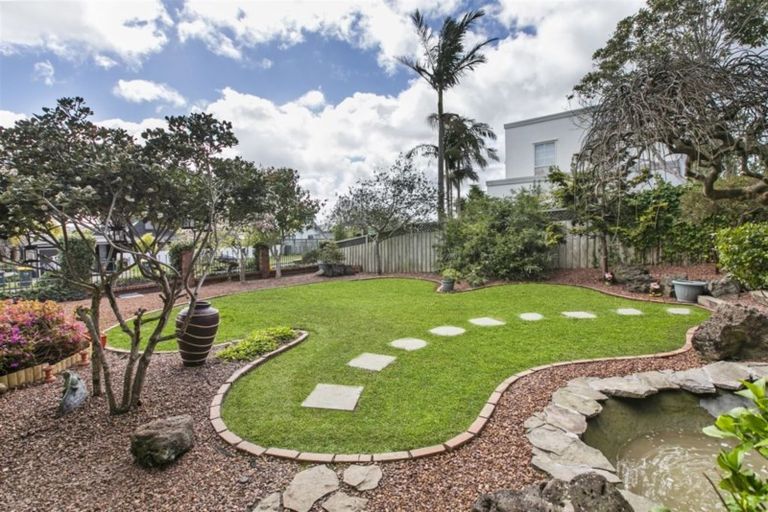Photo of property in 203 Luckens Road, West Harbour, Auckland, 0618