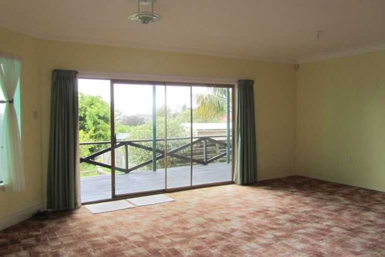 Photo of property in 51 Peach Road, Glenfield, Auckland, 0629