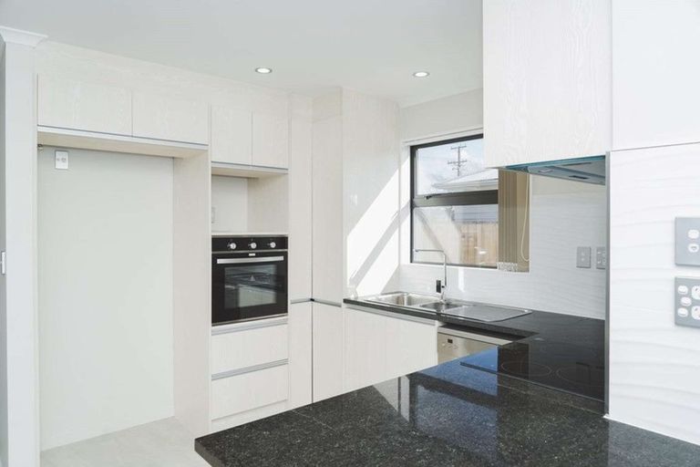 Photo of property in 79a Russell Road, Manurewa, Auckland, 2102