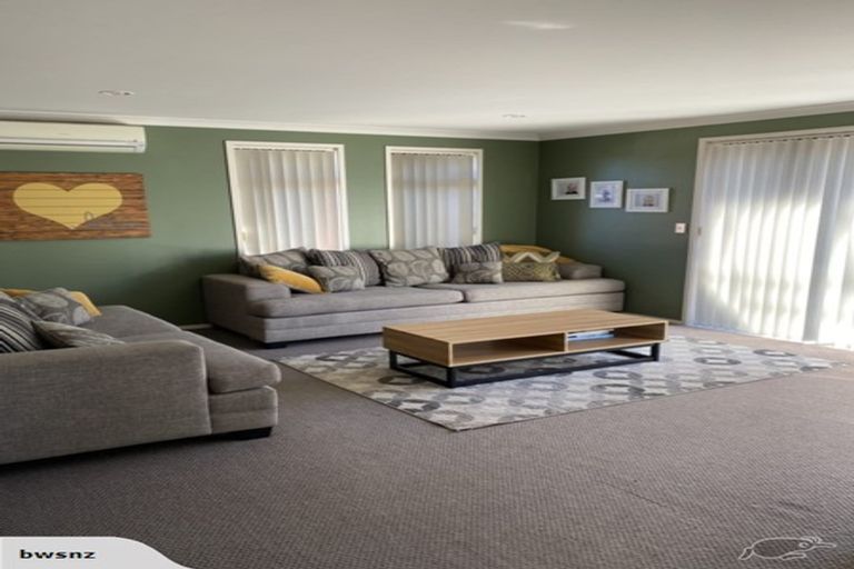 Photo of property in 23 Seabreeze Place, Papamoa Beach, Papamoa, 3118