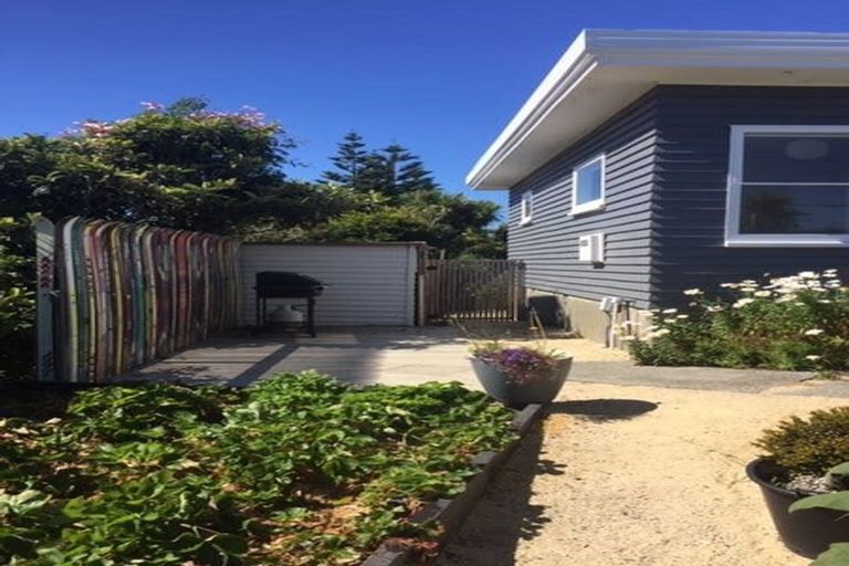 Photo of property in 1 Tainui Street, Raumati Beach, Paraparaumu, 5032