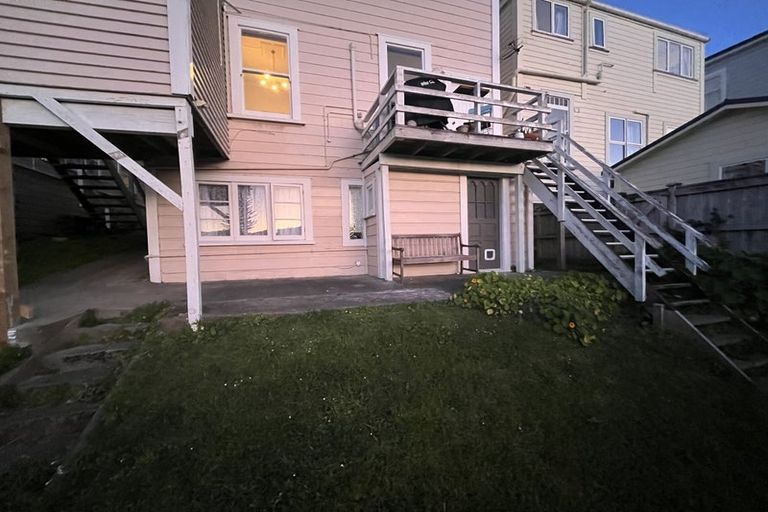 Photo of property in 3/110 Austin Street, Mount Victoria, Wellington, 6011