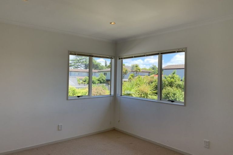Photo of property in 27a Swanson Road, Henderson, Auckland, 0610