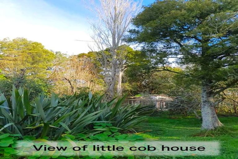 Photo of property in 4 Te Pahi River Drive, Paparoa, Maungaturoto, 0583