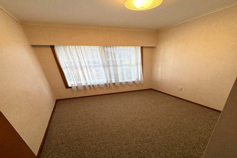 Photo of property in 4176 Great North Road, Glendene, Auckland, 0602