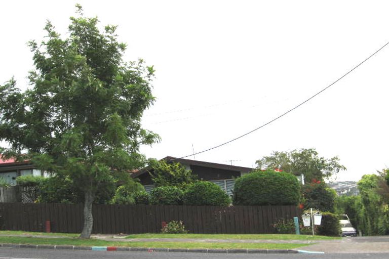 Photo of property in 1/12 Deep Creek Road, Torbay, Auckland, 0630