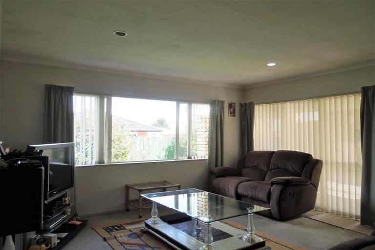 Photo of property in 72 Milson Drive, Papakura, 2110