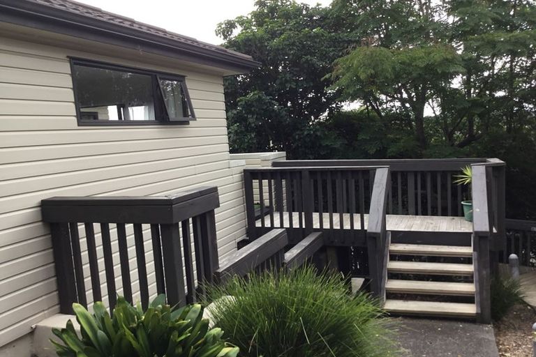 Photo of property in 8b Schnapper Rock Road, Schnapper Rock, Auckland, 0632