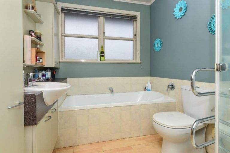 Photo of property in 121 Bryant Road, St Andrews, Hamilton, 3200