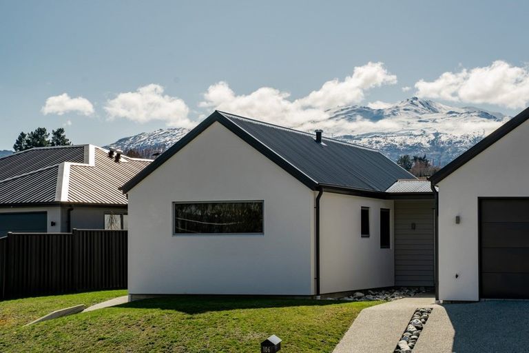 Photo of property in 106 Stalker Road, Lower Shotover, Queenstown, 9304