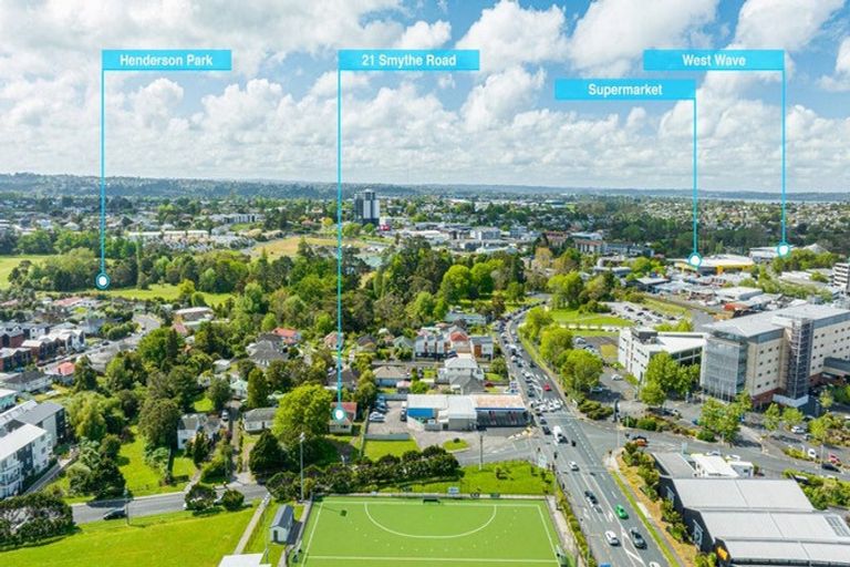 Photo of property in 21 Smythe Road, Henderson, Auckland, 0612