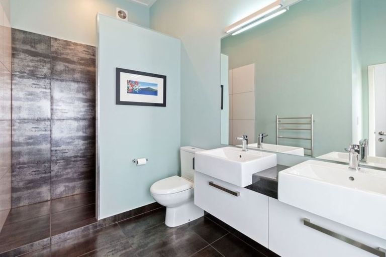 Photo of property in 12 Roseberry Place, Whitianga, 3510