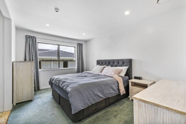 Photo of property in 32 Rushgreen Avenue, Pahurehure, Papakura, 2113