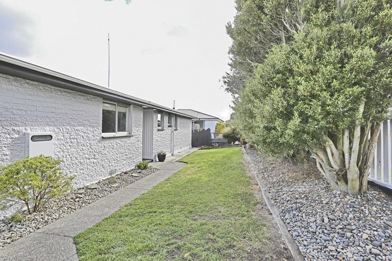 Photo of property in 22 Enniskillen Street, Clifton, Invercargill, 9812
