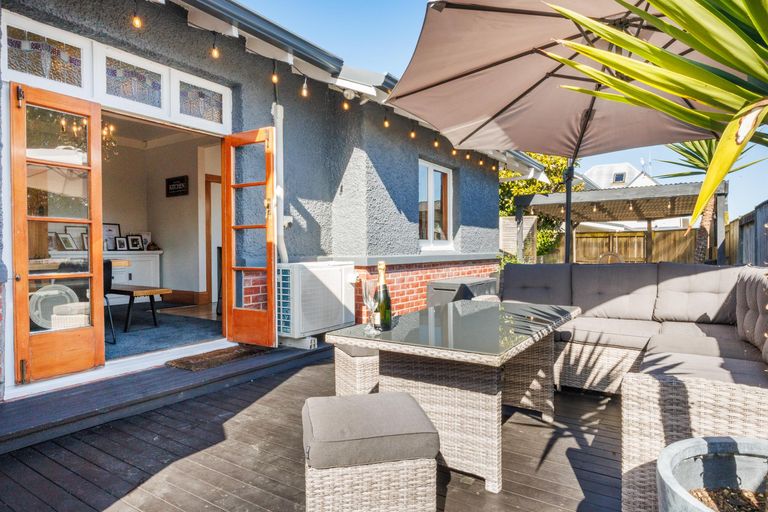 Photo of property in 116 Heretaunga Street, Palmerston North, 4414