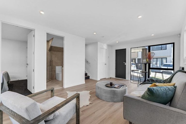 Photo of property in 2 Irwin Lane, Windsor Park, 0632