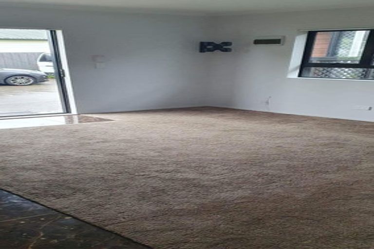 Photo of property in 2/18 York Road, Papatoetoe, Auckland, 2104